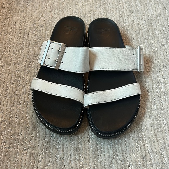 Sorel Women’s Roaming Slide Size 8 - Picture 2 of 7